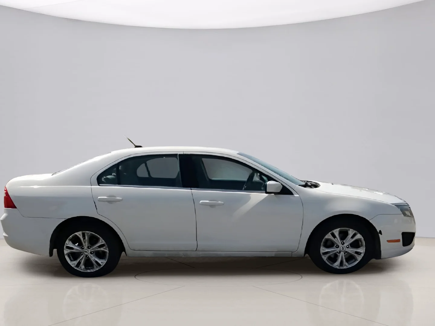 Used 2012 White Ford SE image 9