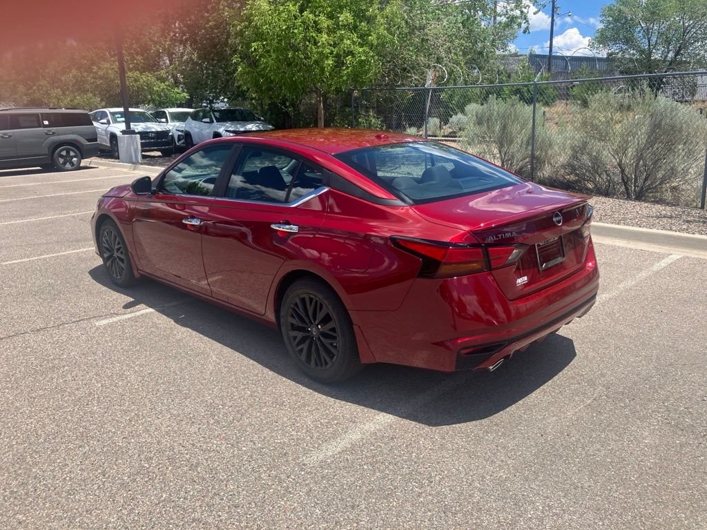 Used 2025 Red Nissan 2.5 SV image 5