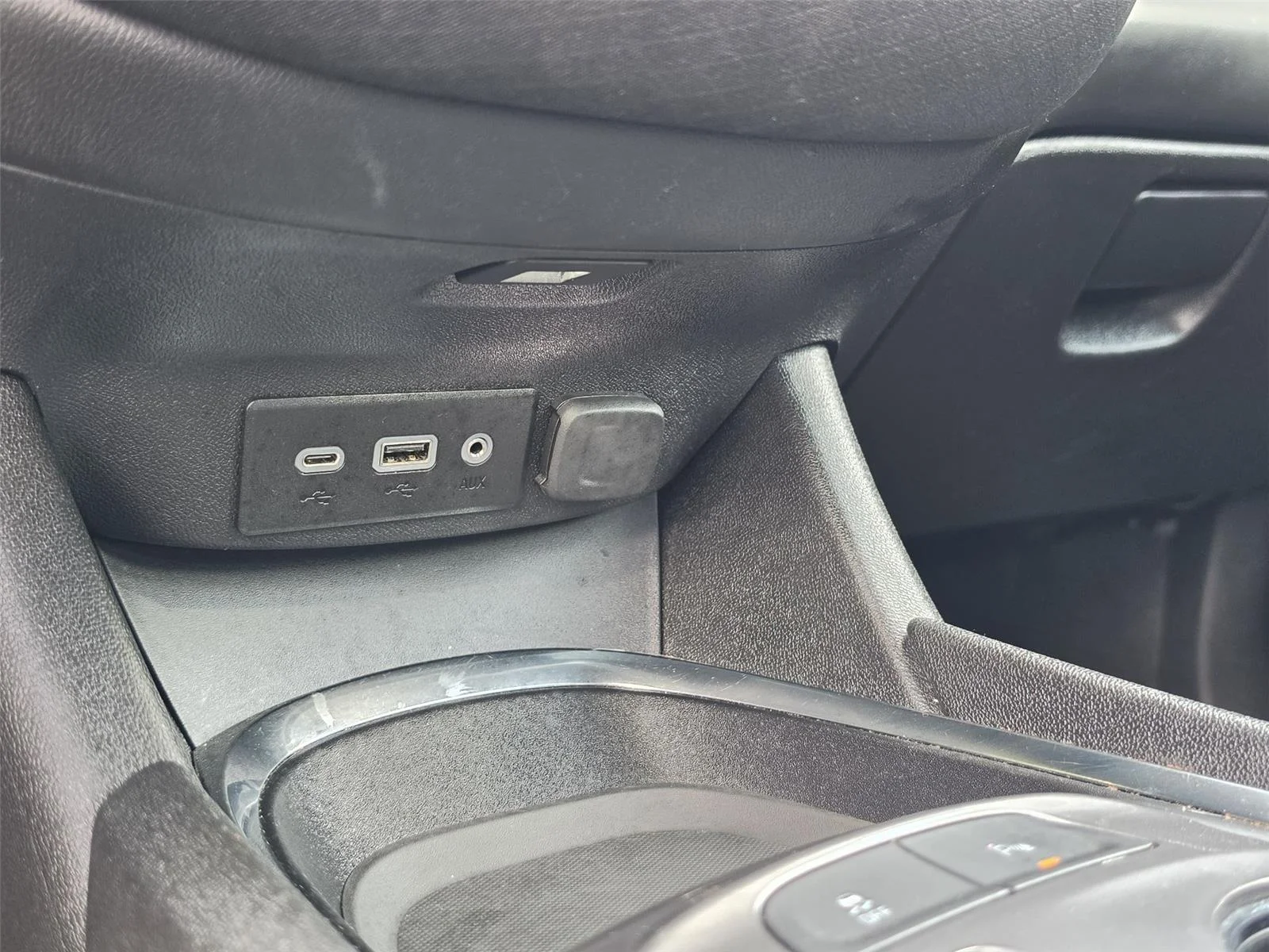 Used 2024 Summit White Chevrolet LT image 24