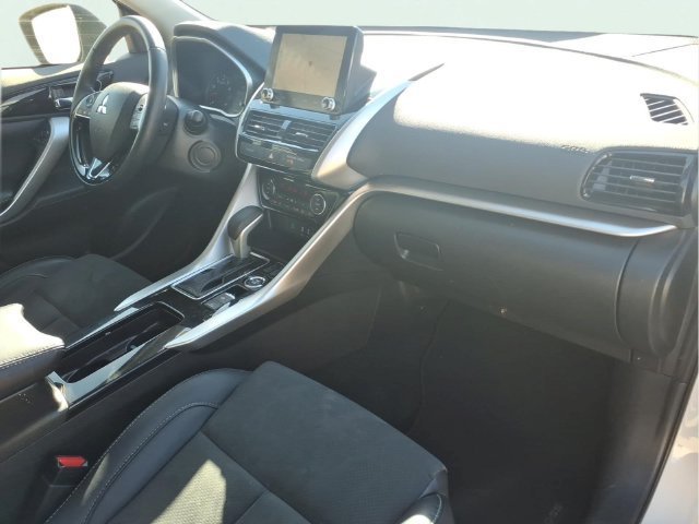 Used 2025  Mitsubishi SE image 20
