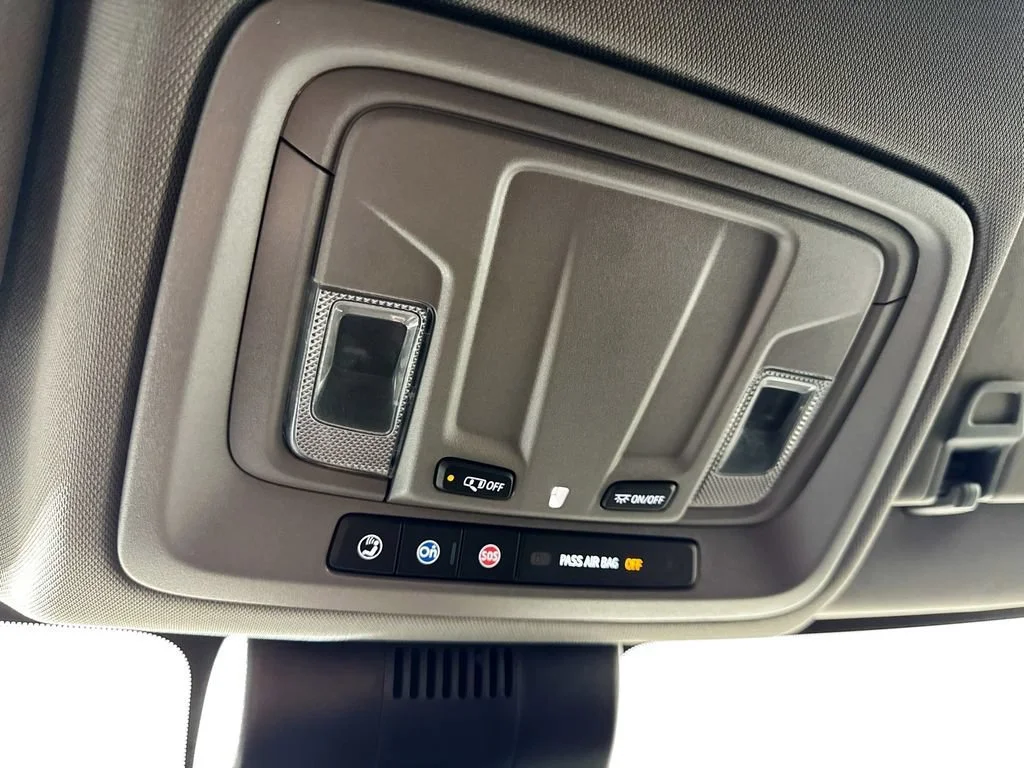 Used 2024 Summit White Chevrolet LT image 39