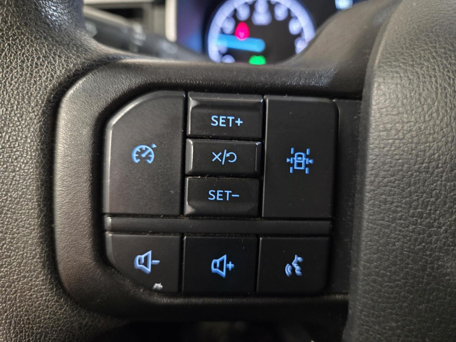 Used 2023 GRAY Ford XLT image 11