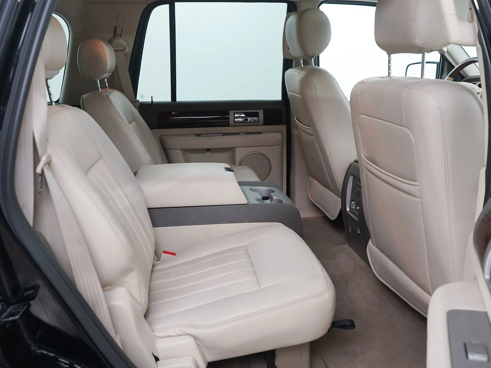 Used 2004 Black Clearcoat Lincoln Ultimate image 12