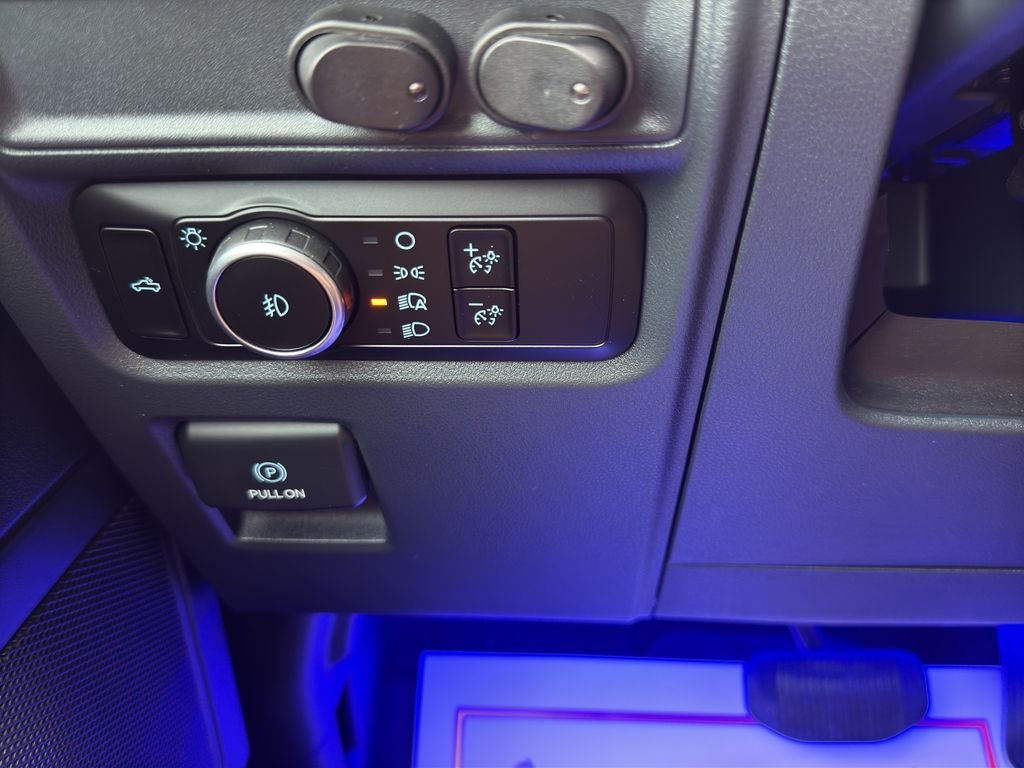 Used 2024 Agate Black Metallic Ford XLT image 25