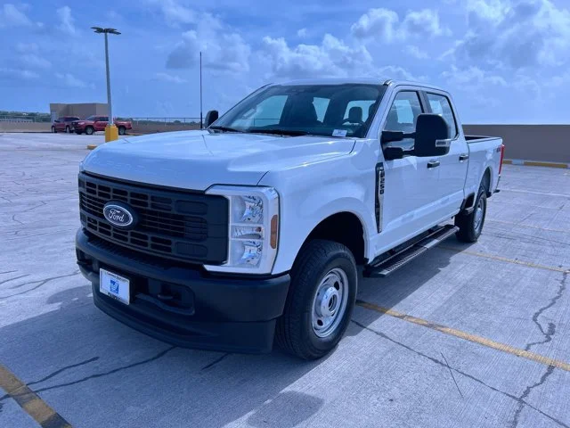 New 2026 OXFORD WHITE Ford XL Crew Cab image 9