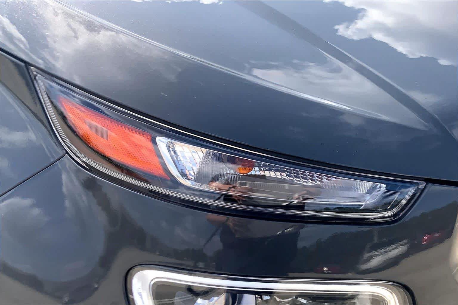 Used 2025 Black Roof Hyundai Limited image 27