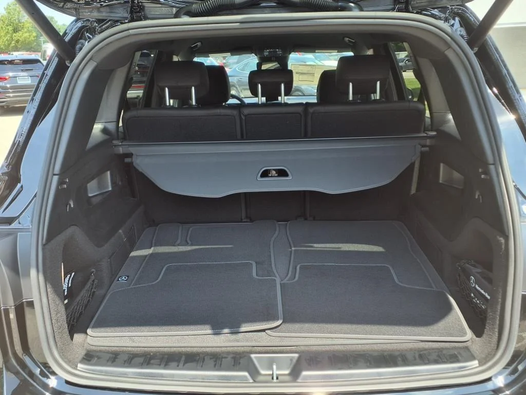 New 2025 Night Black Mercedes-Benz GLB 250 image 7