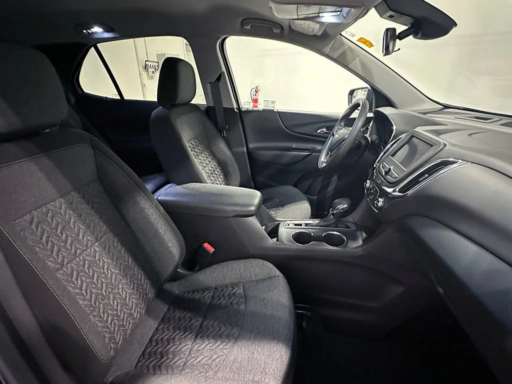 Used 2023 BLUE GLOW METALLIC Chevrolet LT image 25