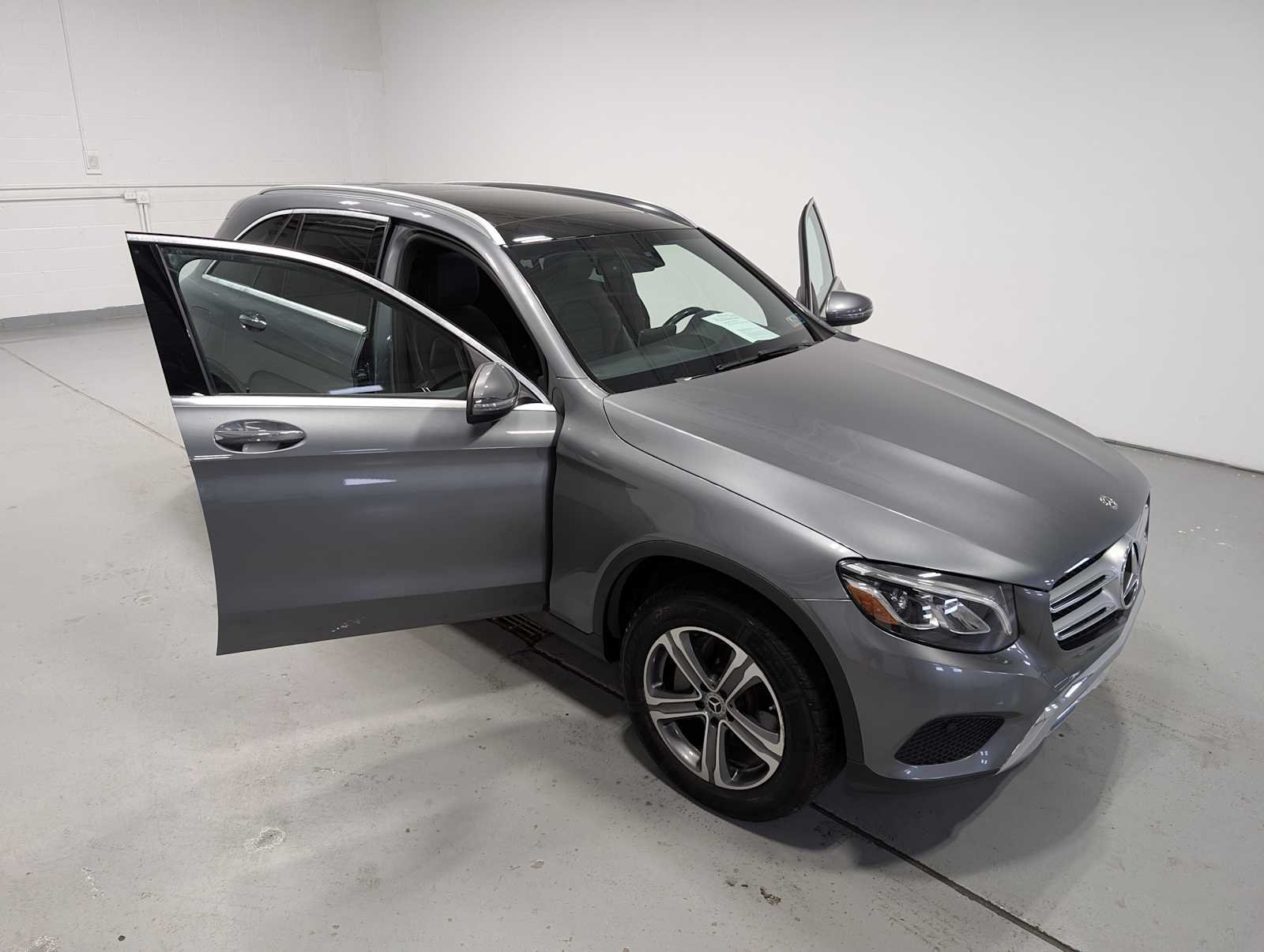 Used 2018 Selenite Grey Metallic Mercedes-Benz GLC 300 image 16