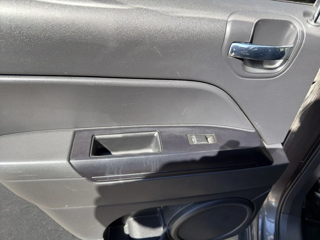 Used 2016 Gray Jeep Sport image 20