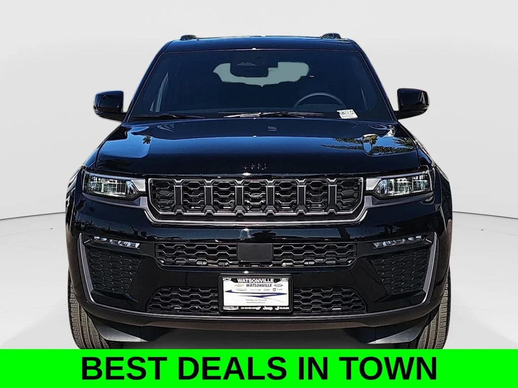 New 2026 Diamond Black Crystal Pearlcoat Jeep Limited image 8