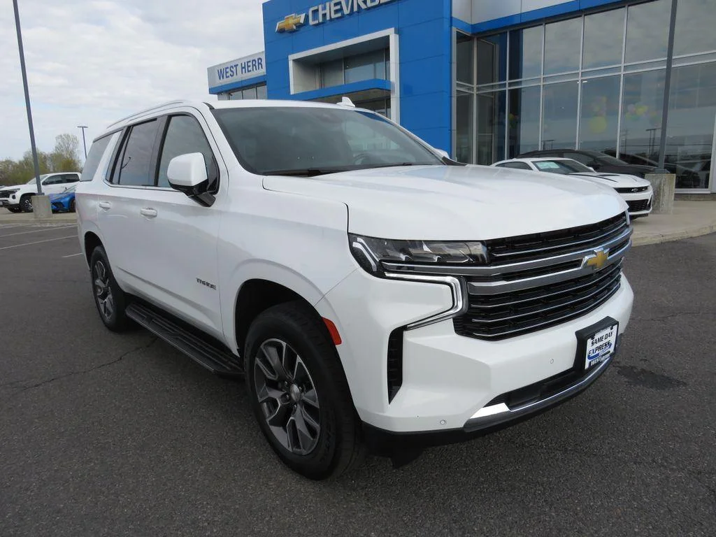 Used 2023 Summit White Chevrolet LT image 2