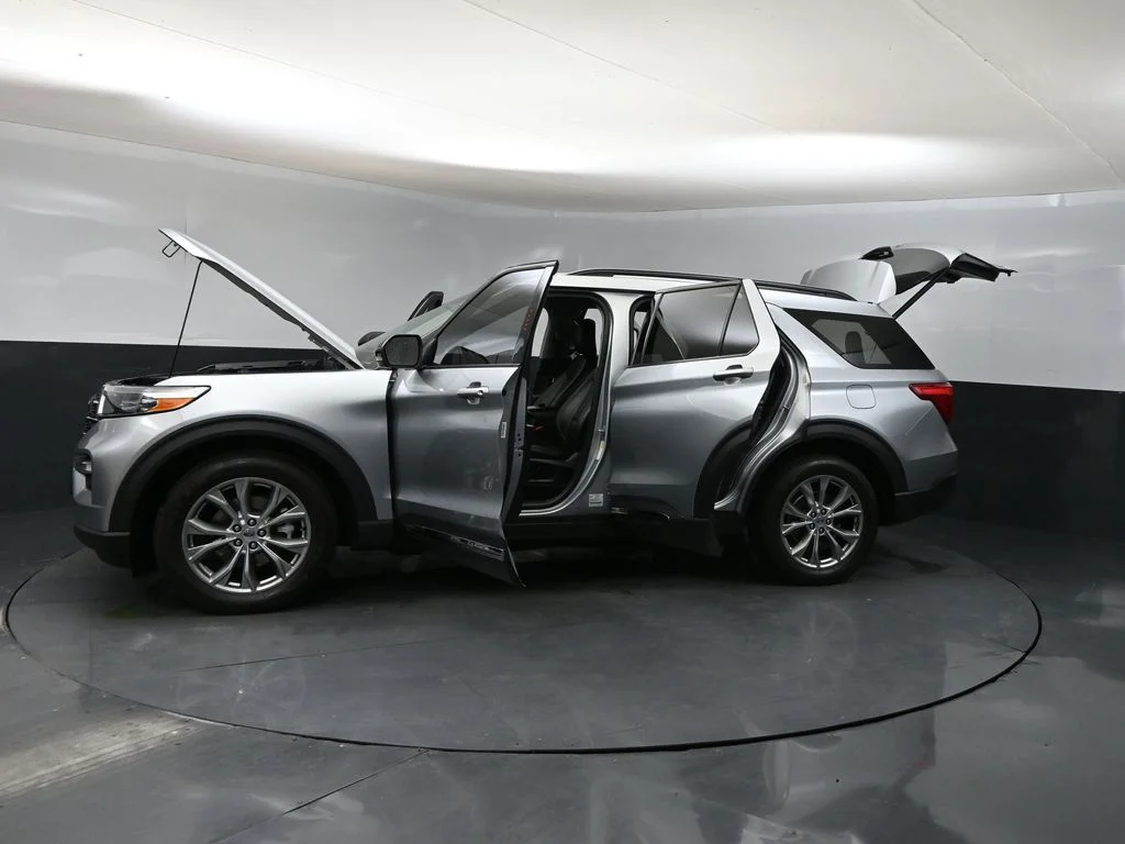 Used 2024 Silver Ford XLT image 45