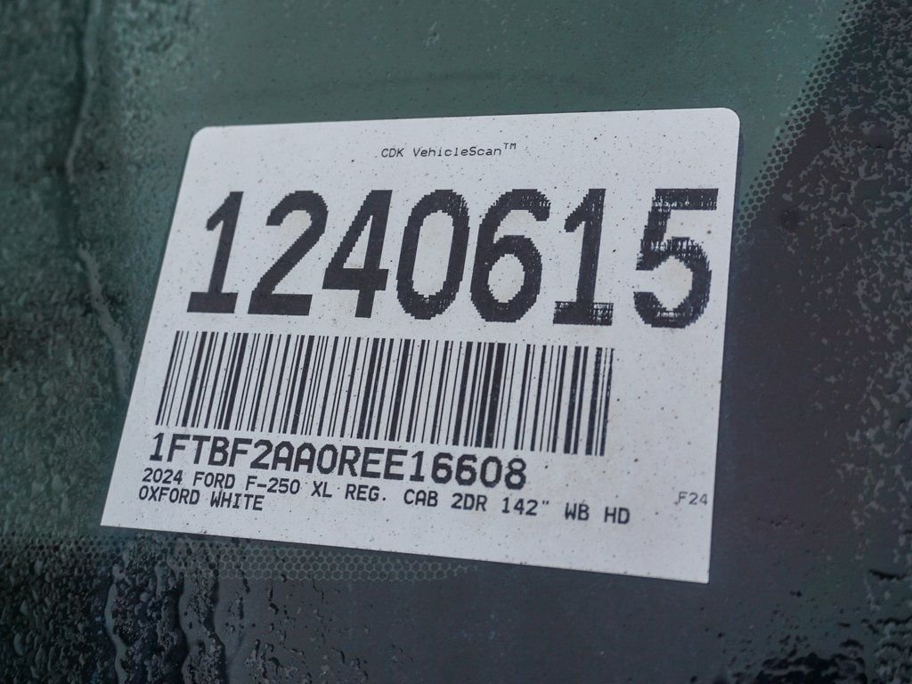 New 2024 Oxford White Ford XL image 26