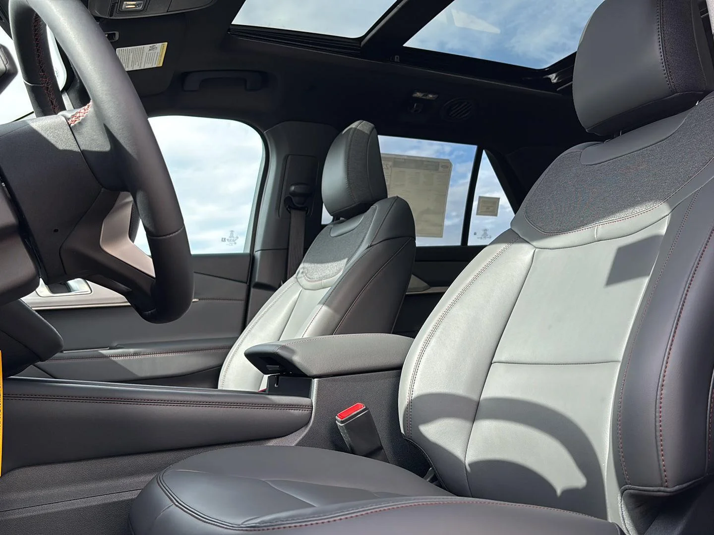 New 2027 Star White Metallic Tri-Coat Ford Active image 11
