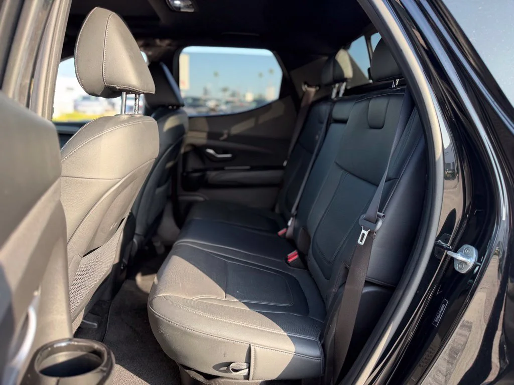 Used 2022 Black Hyundai Limited image 4