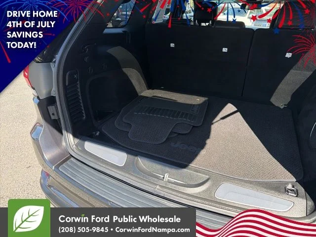 Used 2015 Gray Jeep Summit image 30