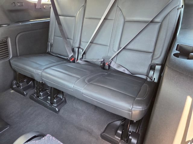 2022 Chevrolet Suburban Z71 - Photo 11