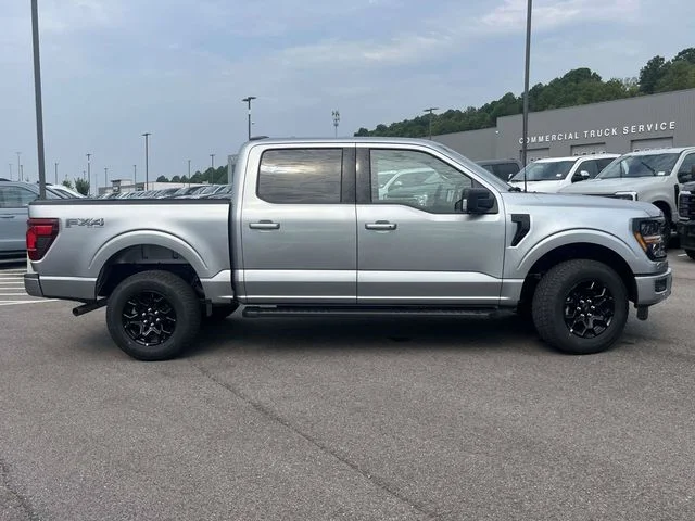 New 2026 Silver Ford XLT image 2