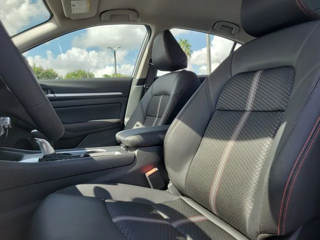 New 2026 Gray Sky Pearl / Super Black Two-tone Nissan SR image 20