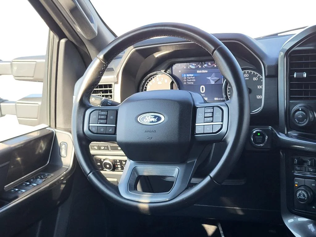 Used 2023 Atlas Blue Metallic Ford XLT image 11