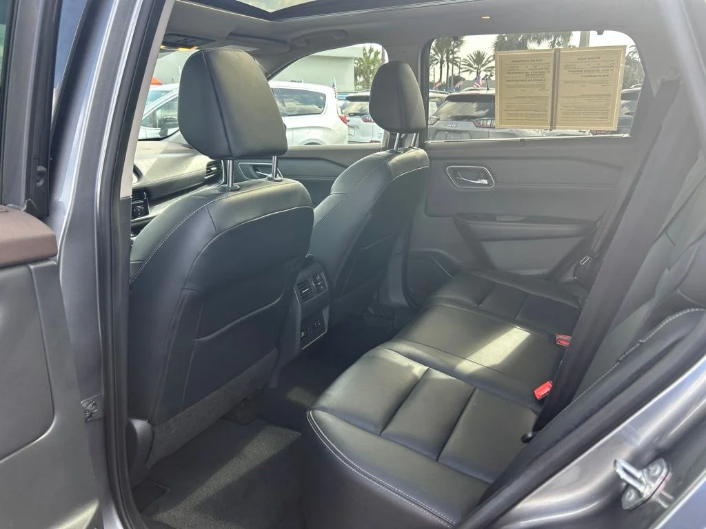 Used 2021 Gray Nissan SL image 31