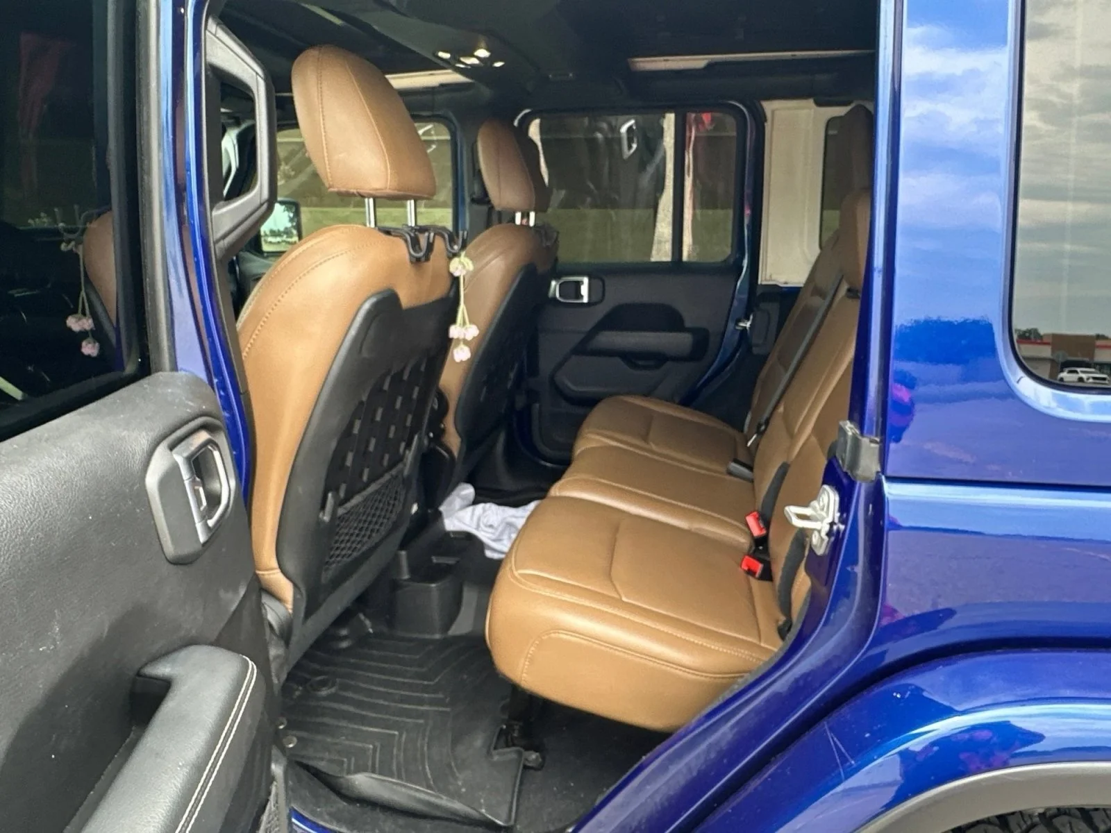 Used 2020 Ocean Blue Metallic Clearcoat Jeep Rubicon image 5