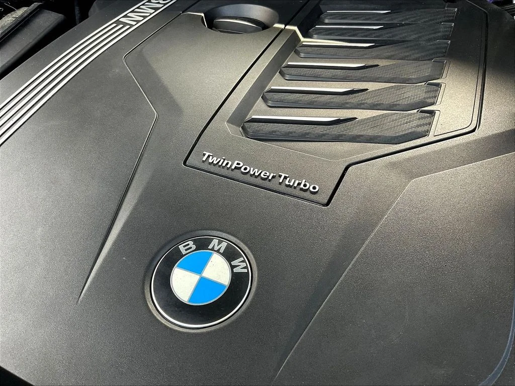 Used 2021 Black Sapphire Metallic BMW xDrive40i image 31