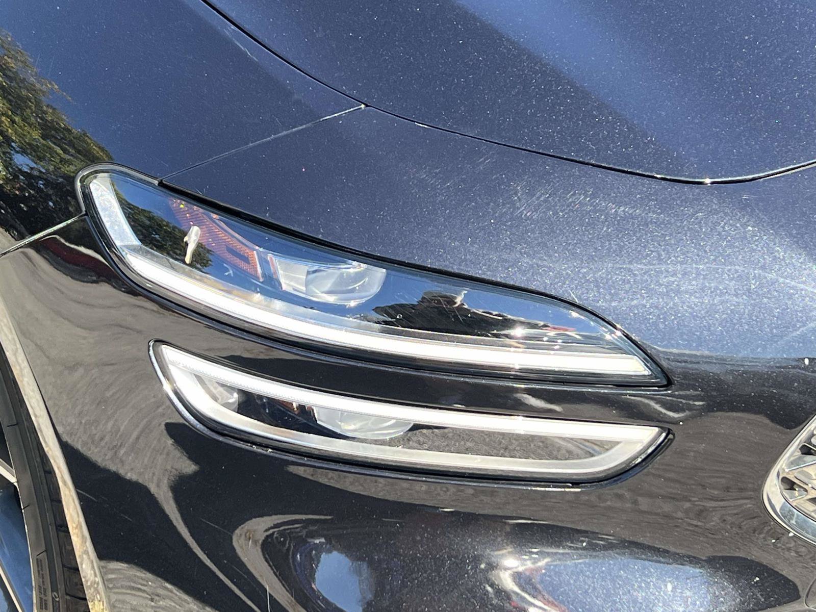 Used 2022 Vik Black Genesis 2.0T image 9
