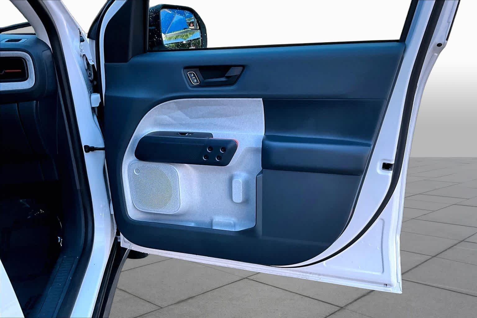 Used 2022 Oxford White Ford XLT image 22