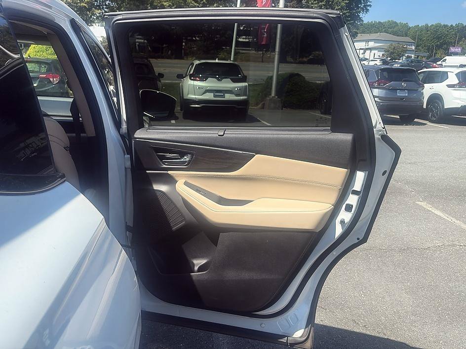 Used 2022 Platinum White Acura w/Advance Package image 27