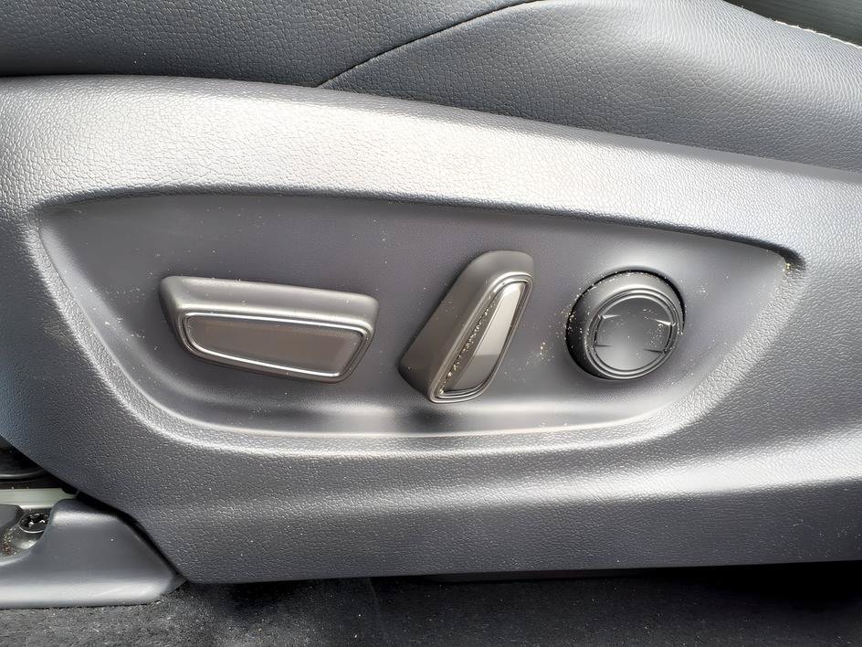 Certified Used 2023 Pearl Toyota Limited image 16