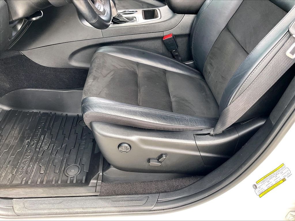 Used 2021 Bright White Clearcoat Jeep Laredo X image 32