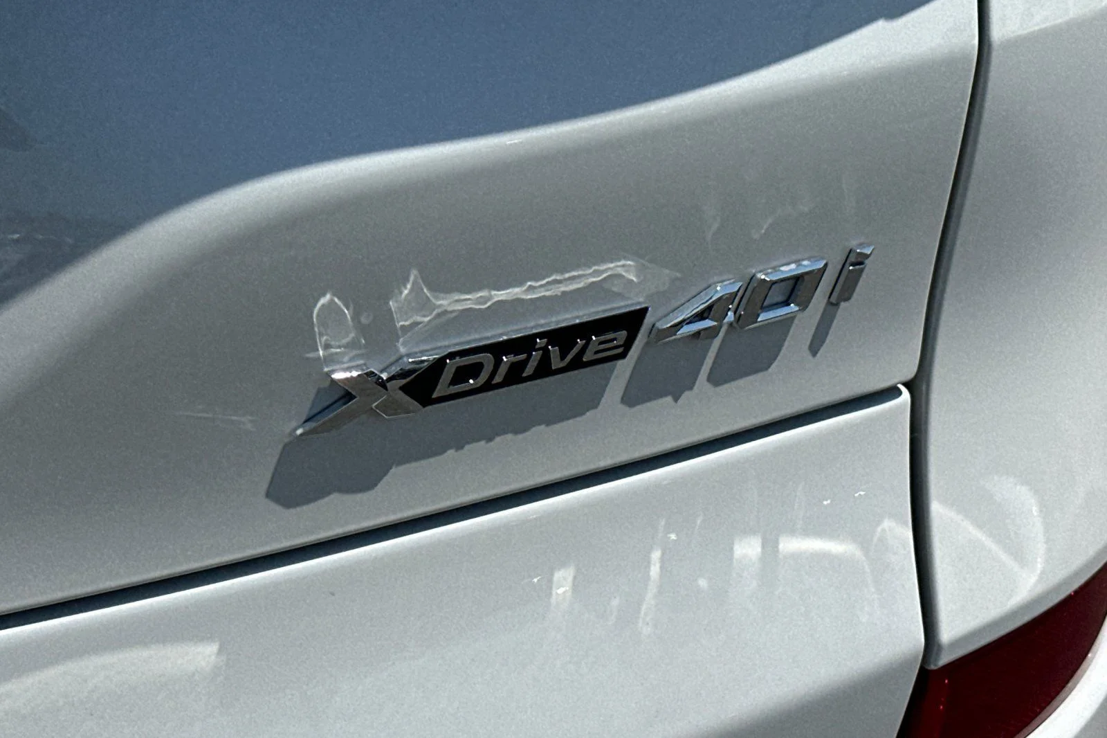 New 2026 Mineral White Metallic BMW xDrive40i image 6