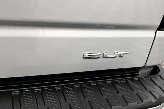 Used 2021 Quicksilver Metallic GMC SLT image 9