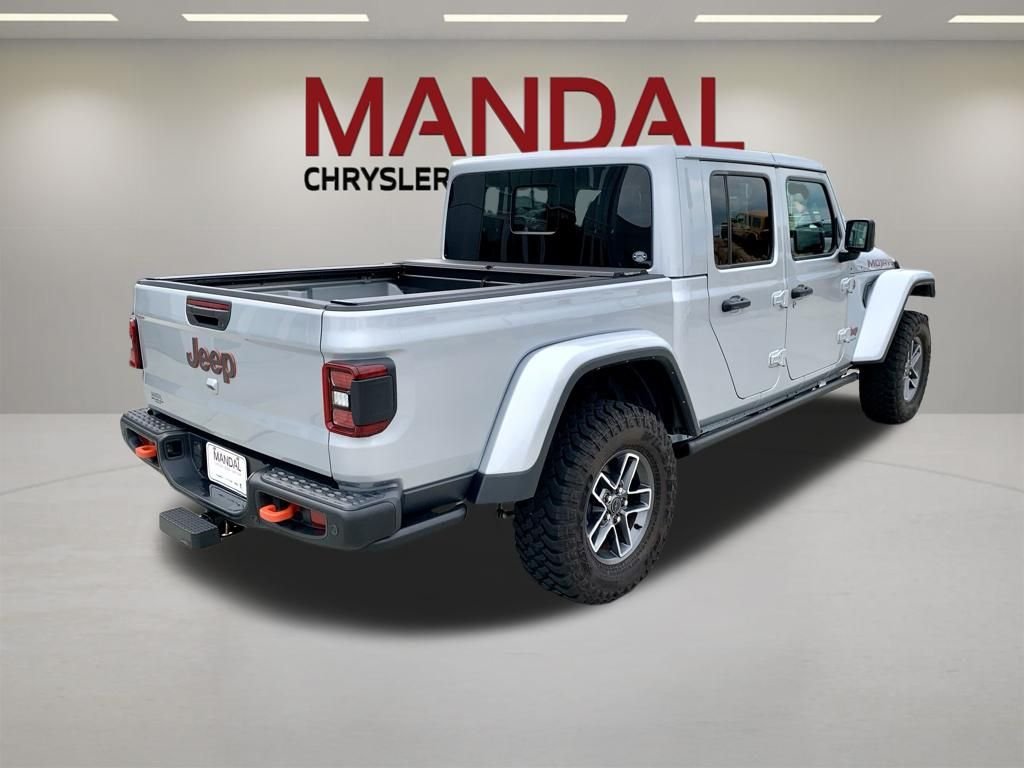 Used 2024 Silver Jeep Mojave image 6