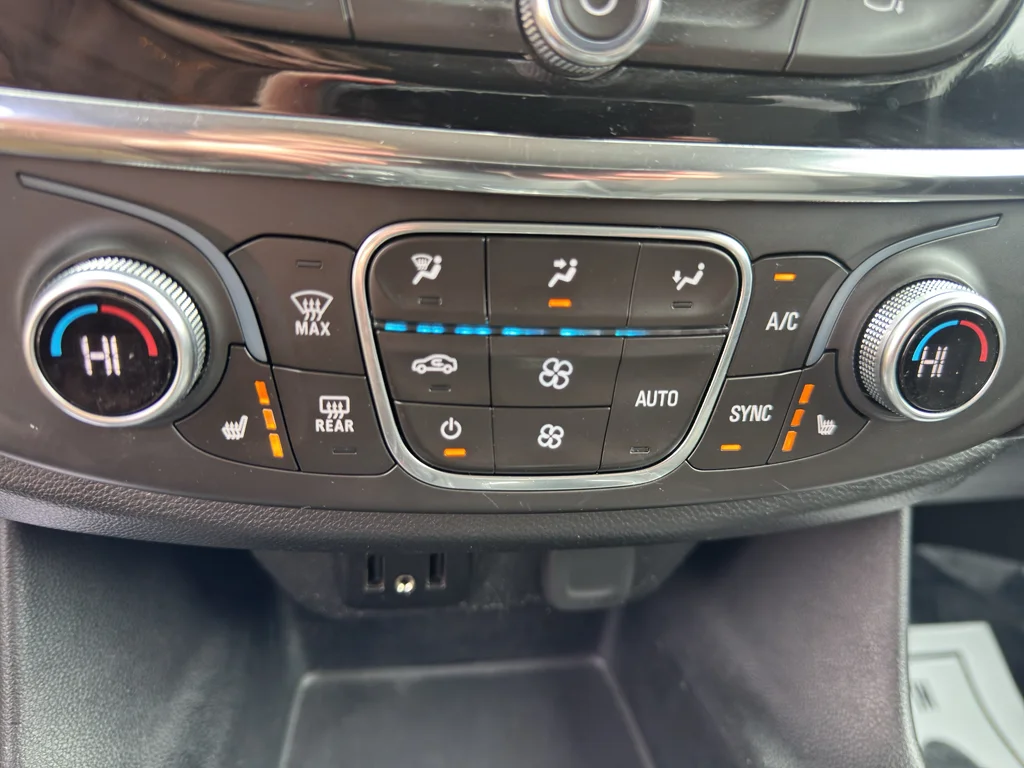 Used 2019 Cajun Red Tintcoat Chevrolet LT Cloth image 17