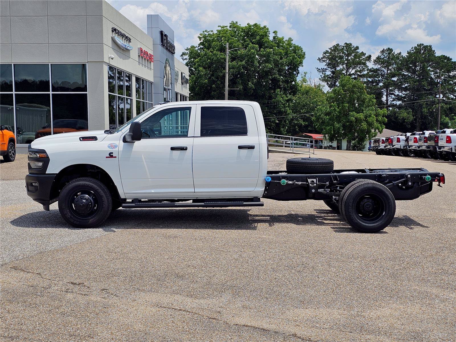 New 2026 Bright White Clearcoat Ram Tradesman image 15