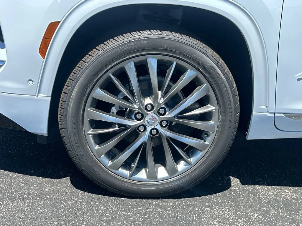 New 2026 Iridescent White Tricoat Buick Avenir image 13