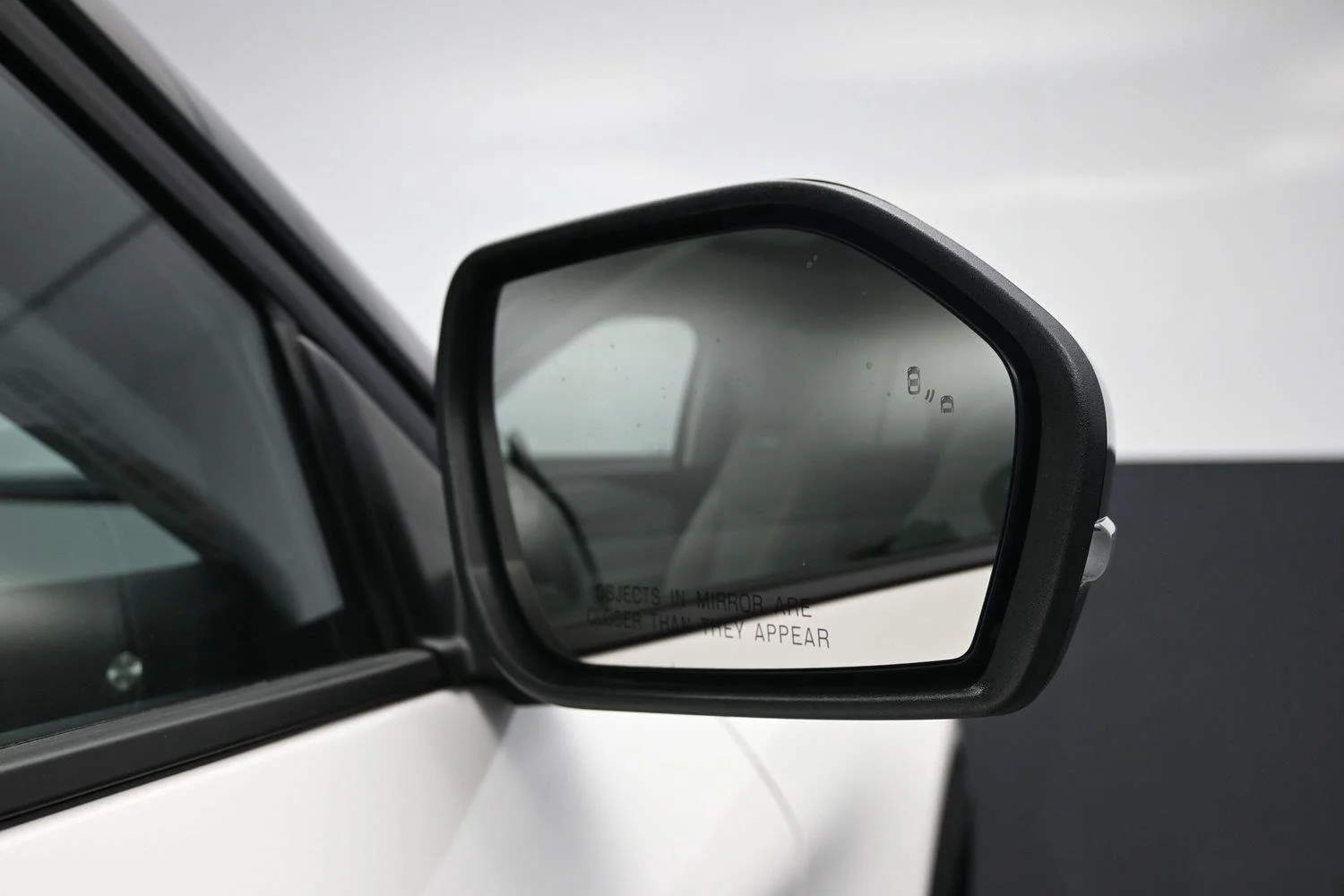 Used 2025 Star White Metallic Tri-Coat FORD Platinum image 6