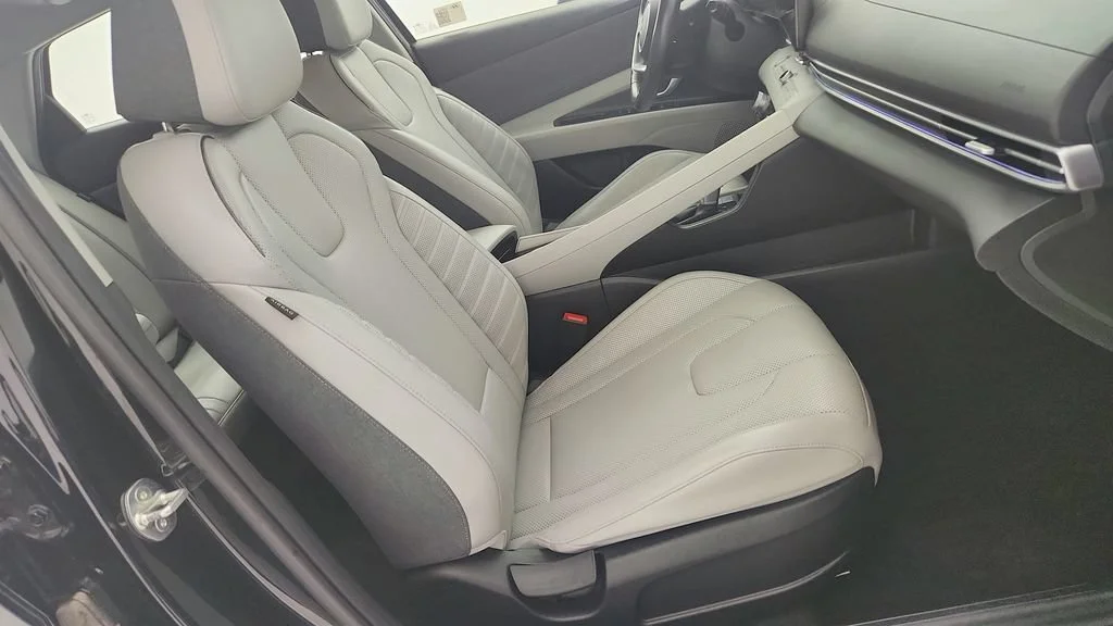 2024 Hyundai Elantra Limited - Photo 31