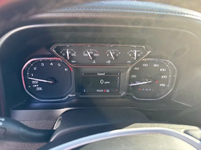 Used 2021 CAYENNE RED TINTCOAT GMC SLT image 19