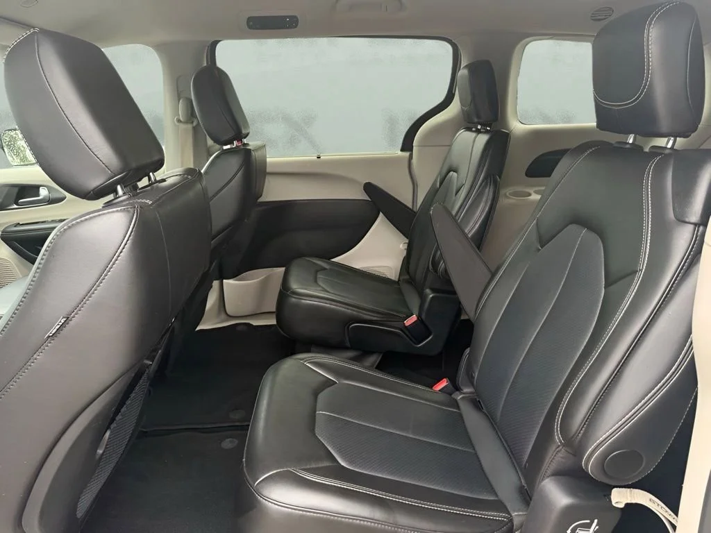 Used 2023 Silver Chrysler LX image 14