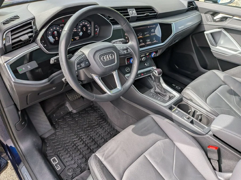 Used 2023  Audi Premium image 10