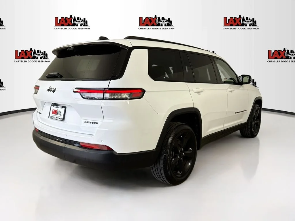 Used 2022 White Jeep Limited image 7