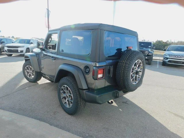 New 2026 Granite Crystal Metallic Clear-Coat Exterior Paint Jeep Sport S image 20