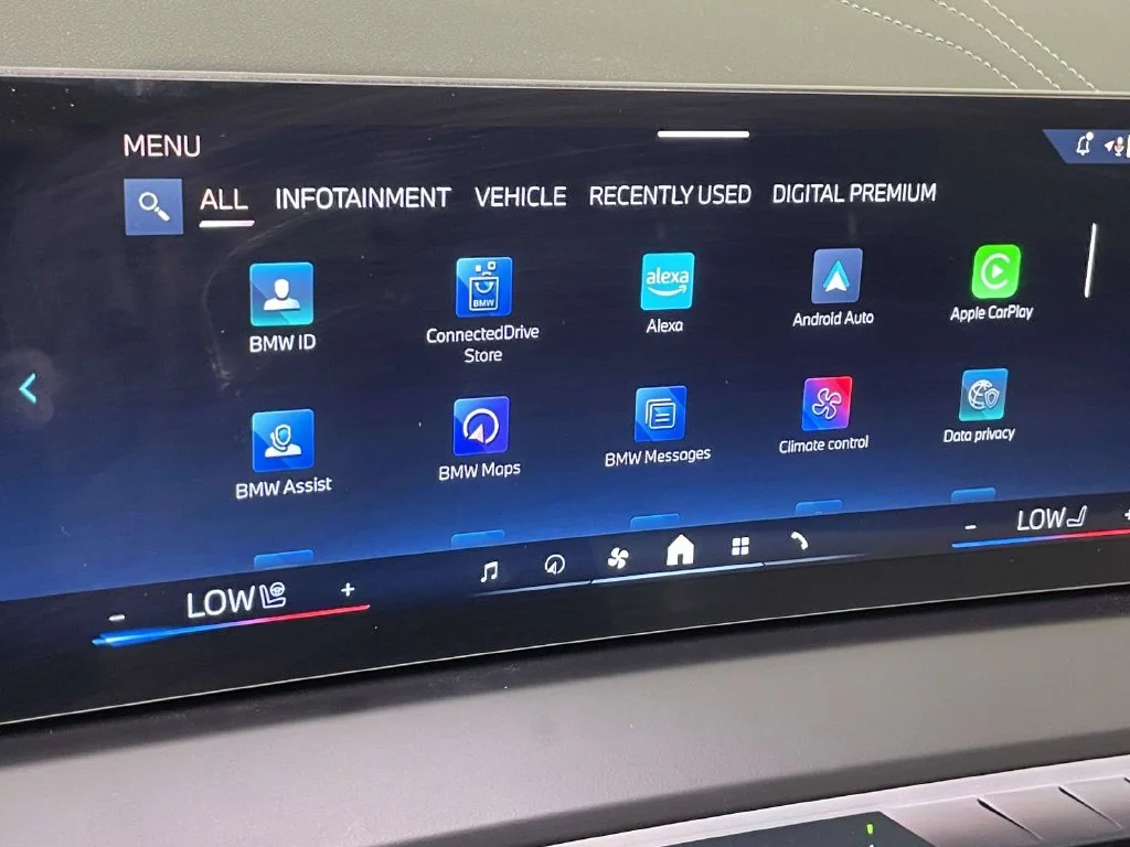 2026 BMW X3 30 - Photo 25