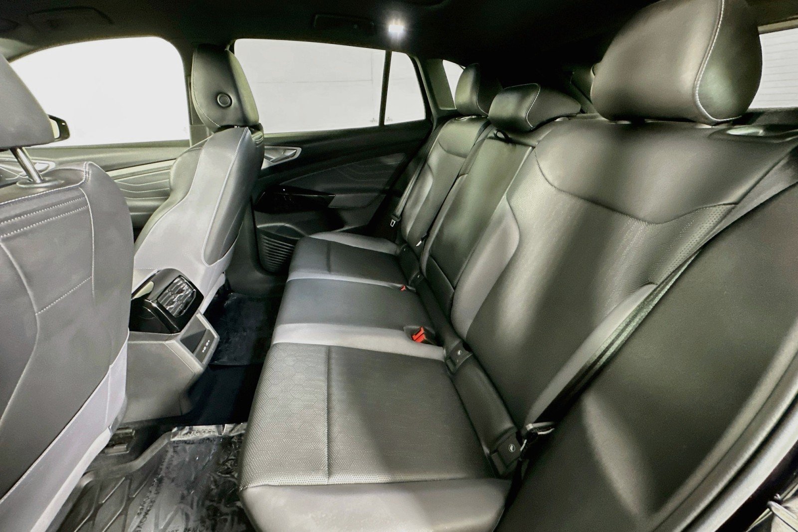 Used 2023 Deep Black Pearl Volkswagen Pro image 9