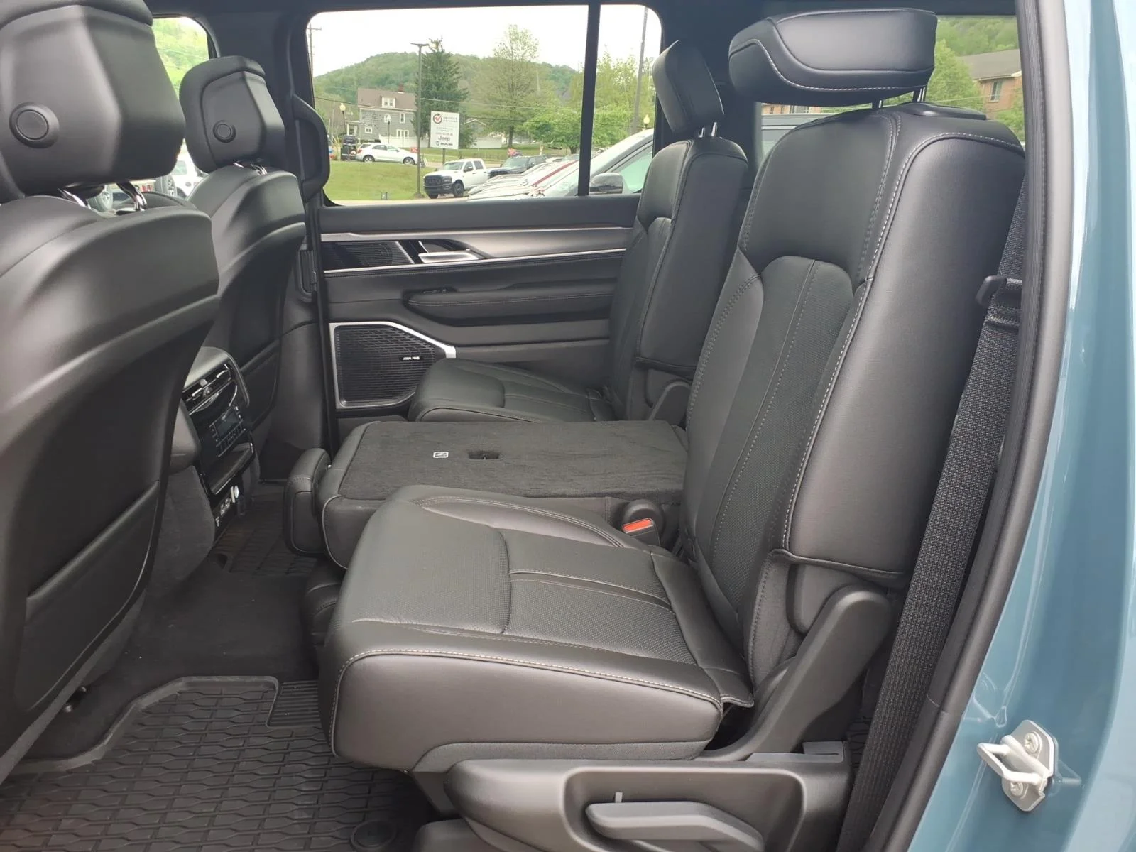 New 2026 Steel Blue Exterior Paint Jeep Upland image 5