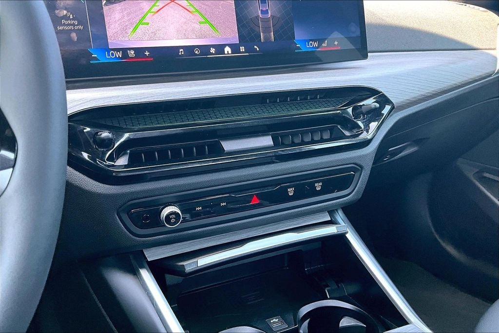 2026 BMW 3 Series 330i - Photo 22